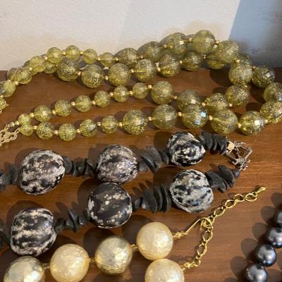 10 piece large bead vintage necklace boutique lot