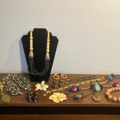 12 piece vintage jewelry lot with wood, magnetic and moreâ€¦