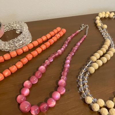 12 piece vintage jewelry lot with glass beads and more