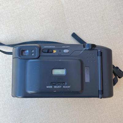 Minolta freedom zoom 140 EX panorama in a Kodak camera case