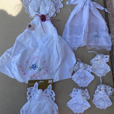 Assortment of handkerchief in Battenberg lace Angels and dolls