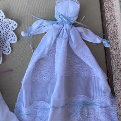 Assortment of handkerchief in Battenberg lace Angels and dolls