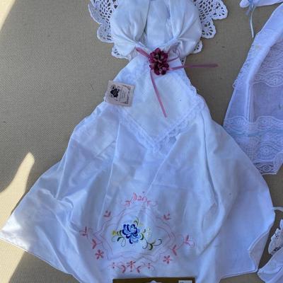 Assortment of handkerchief in Battenberg lace Angels and dolls