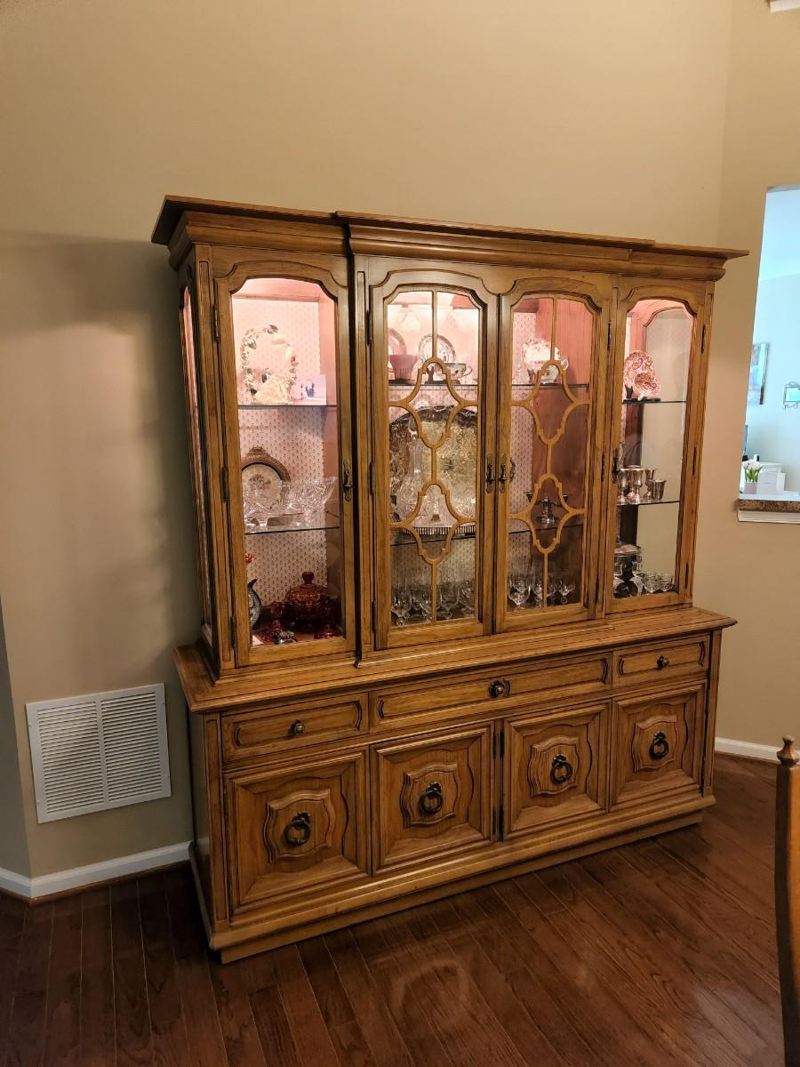 Mid Century Thomasville Lighted 2 pc China Hutch 74"x 20"x80