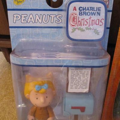 Peanuts Charlie Brown Christmas & Halloween Sally Brown