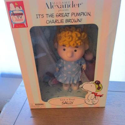 Madame Alexander Its The Great Pumpkin Charlie Brown Sally