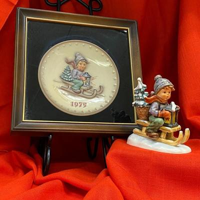 Goebel - Ride Into Christmas   Figurine and Plate in Square frame