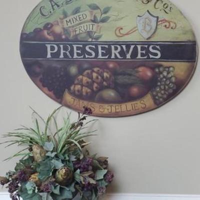 LOT 2G: Preserves Wall Decor & Faux Grapes/Fruits Center Piece