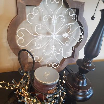 LOT 3G: Accent  Lamp, Wall Decor & More
