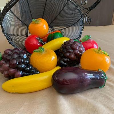 LOT 15G: Vintage Glass Fruit & Veggie Basket
