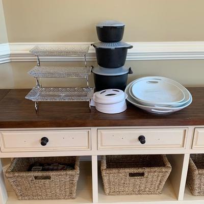 LOT 38R: Pamper Chef Micro-Cooker Set, Collapsible Tiered Serving Stand, White Serving Platters