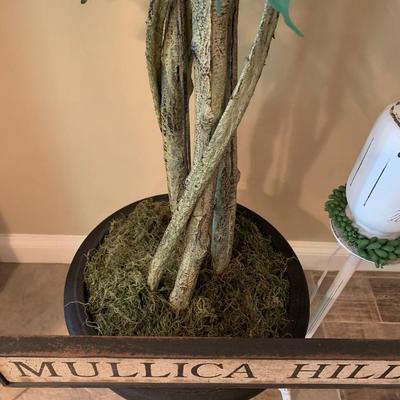LOT 49R: Faux Tree, Mason Jar Accent Light & Wooden Mullica Hill Sign