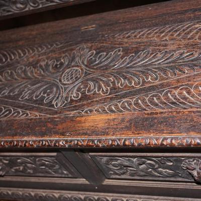 GRANDUER ANTIQUE ENGLISH DARK OAK LIFT TOP BENCH W/ EXCEPTIONAL CARVINGS