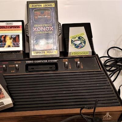 Lot #168  ATARI Vanguard 2600 Video Game System - vintage 1982