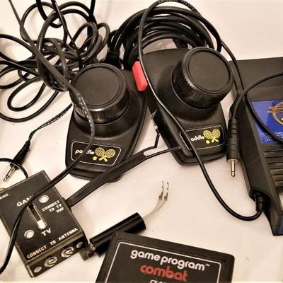 Lot #168  ATARI Vanguard 2600 Video Game System - vintage 1982
