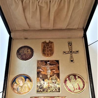 Lot #169  New Orleans 1984 World's Fair - Vatican Pavillion LImited ed. set - # 0005!