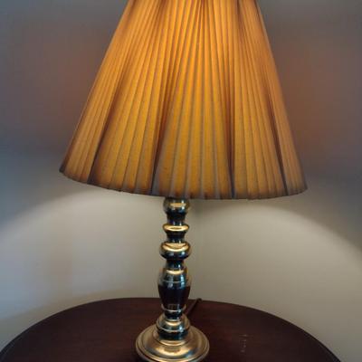 Decorative Metal Post Table Top Lamp with Shade