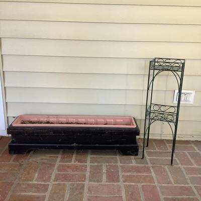 O1281 Wooden Planter with Wire Stand