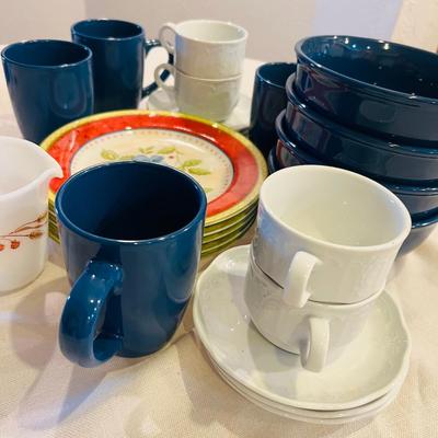 Fifth Element and Royal Norfolk Stoneware (K-JM)