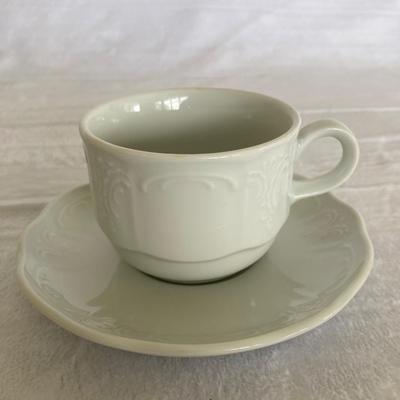 Fifth Element and Royal Norfolk Stoneware (K-JM)