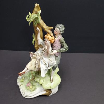 Capodimonte - Couple with Swing