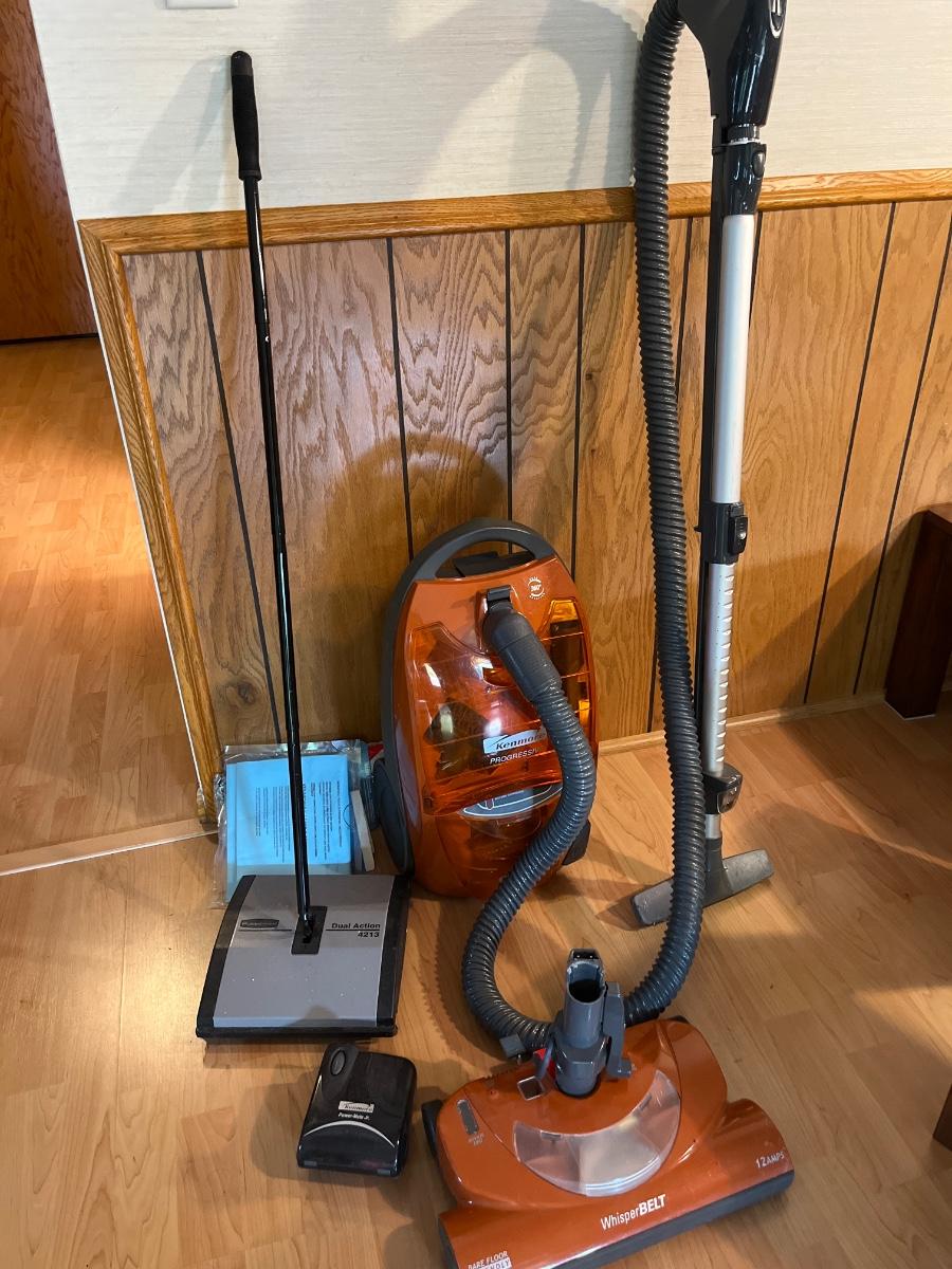 K244 Kenmore Progressive Vacuum & Rubbermaid seeeper