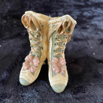 Miniature Collectible Shoes(D-NM)