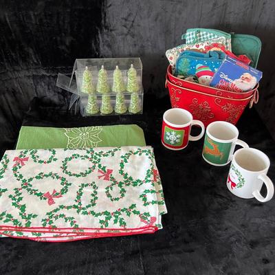Christmas Kitchen Decor and More (LR-JM)