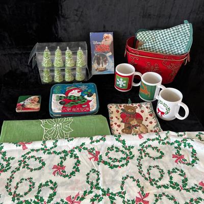 Christmas Kitchen Decor and More (LR-JM)