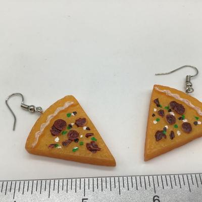 Dangling Pizza Slice earrings