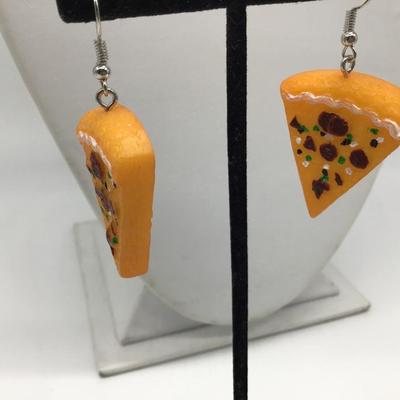 Dangling Pizza Slice earrings