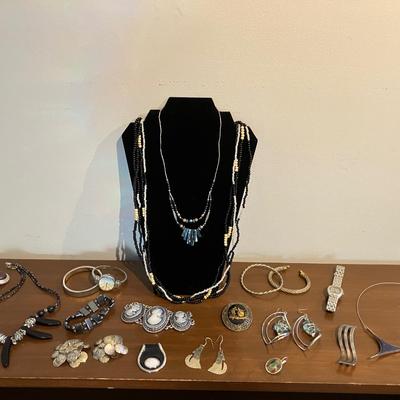 19 piece vintage boutique jewelry silver metal lot