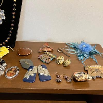 Massive 30 piece mixed jewelry lot with many handcrafted items