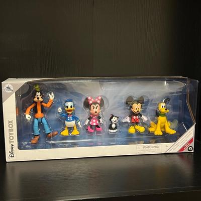 DISNEY ~ Toybox ~ Mickey & Friends Action Figure Gift Set