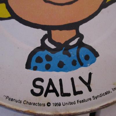 Peanuts Character Sally Brown Charlie Snoopy Lucy Linus