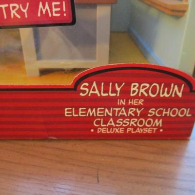 Peanuts Sally Brown In Her Elementary School Classroom Deluxe Playset