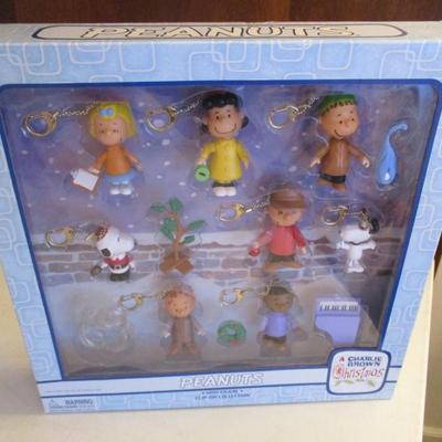A Charlie Brown Christmas PEANUTS Mini Figure Clip-on Collection
