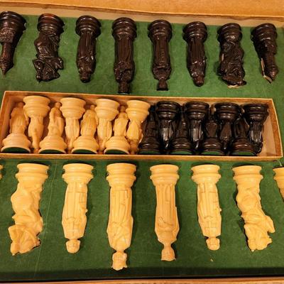 Vintage Renaissance Chessmen by E.S. Lowe game