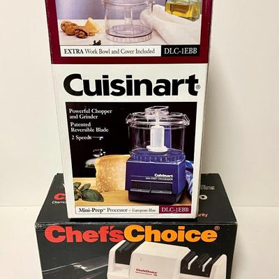 LOT 234  SMALL KITCHEN APPLIANCES CUISINART CHOPPER/GRINDER & CHEFS CHOICE KNIFE SHARPENER NIB