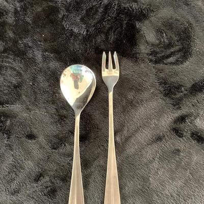 Northland Stainless Flatware Set with Knives and Extras   (K-RH)