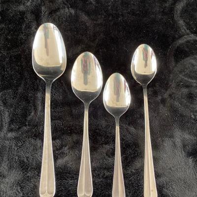 Northland Stainless Flatware Set with Knives and Extras   (K-RH)