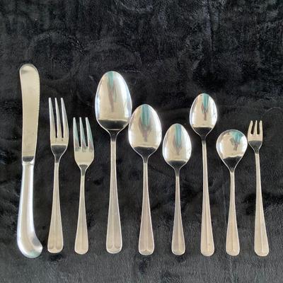 Northland Stainless Flatware Set with Knives and Extras   (K-RH)