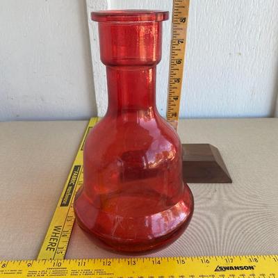 Red glass flower vase