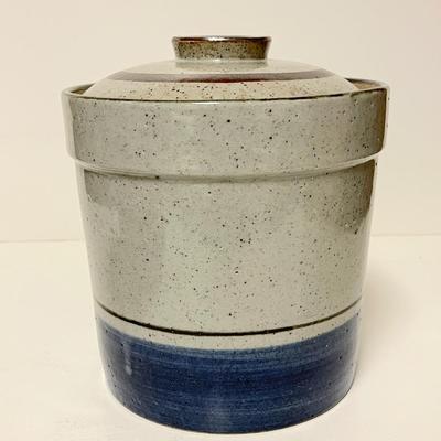 LOT 244  VINTAGE KITCHEN COUNTRY LIDDED CROCK & OREO COOKIE STACK JAR