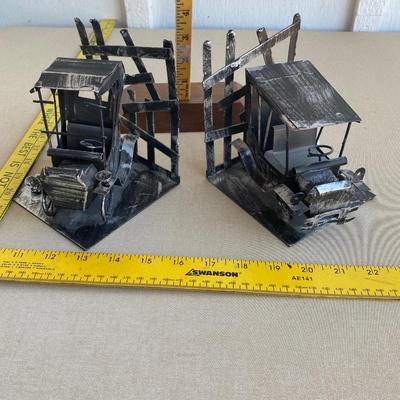 Metal classic car bookends