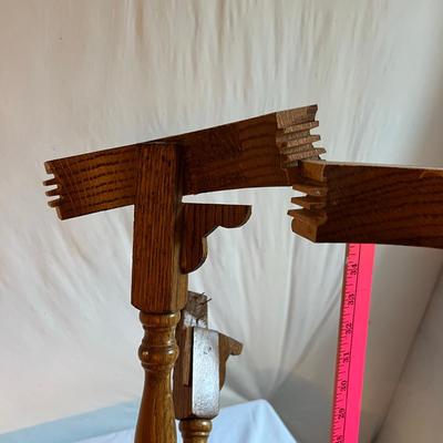 Oak Fern Stand AS IS