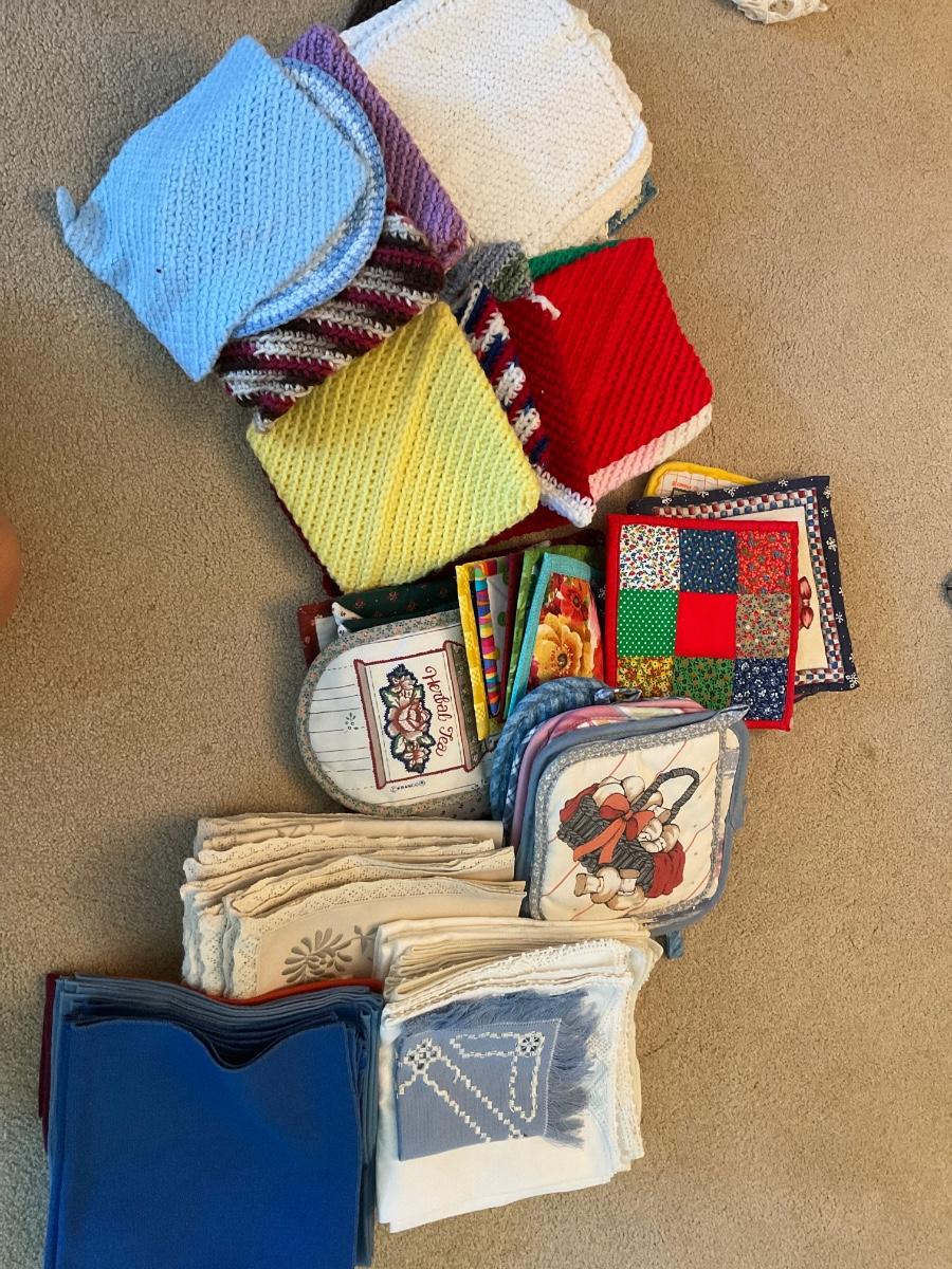 Pot holders & cloth napkins