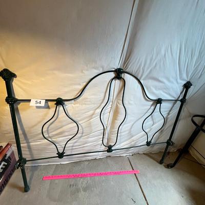Metal Full Size headboard w/ rails
