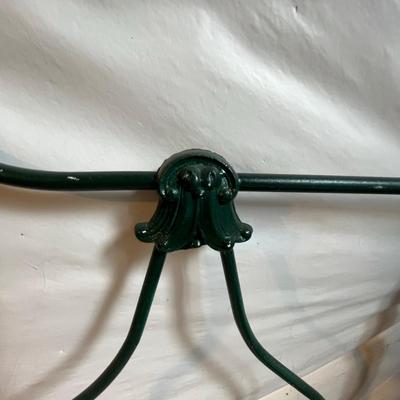 Metal Full Size headboard w/ rails