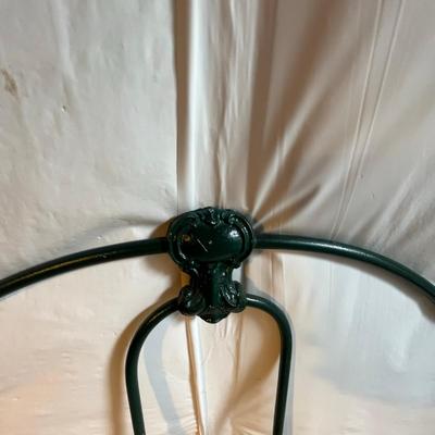 Metal Full Size headboard w/ rails